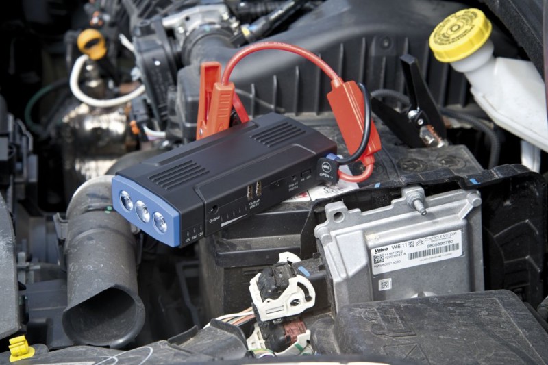 Batterie d'appoint 5 en 1 (12A) avec fonction démarreur de secours pour  voiture