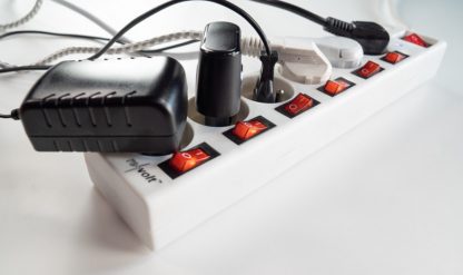 Multiprise parafoudre avec interrupteurs indépendants 6 ports - Blanc (Reconditionné) – Image 3
